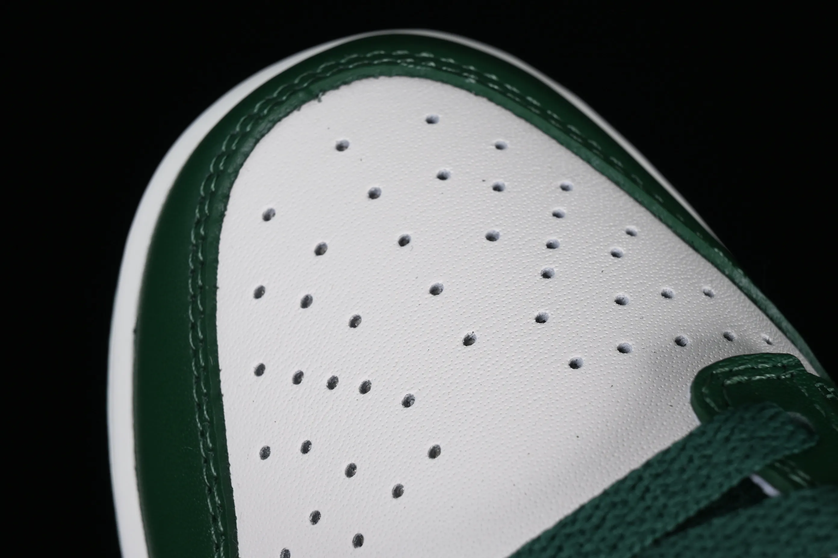 All categories Nk SB Dunk series Nk SB Dunk Low low-top sneakers Nk Dunk Low "Gorge Green" retro white and green SB low-top sports and leisure sneakers DD1503-300